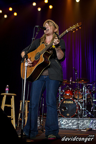 Crystal Bowersox at Comcast Arena