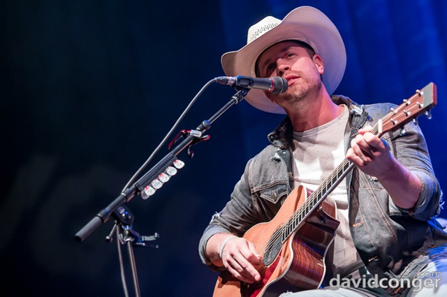 Dustin Lynch at ShoWare Center | Kent, WA | The Concert Photography of ...