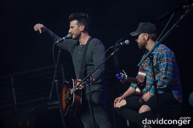 Hometown Holiday with 100.7 The Wolf