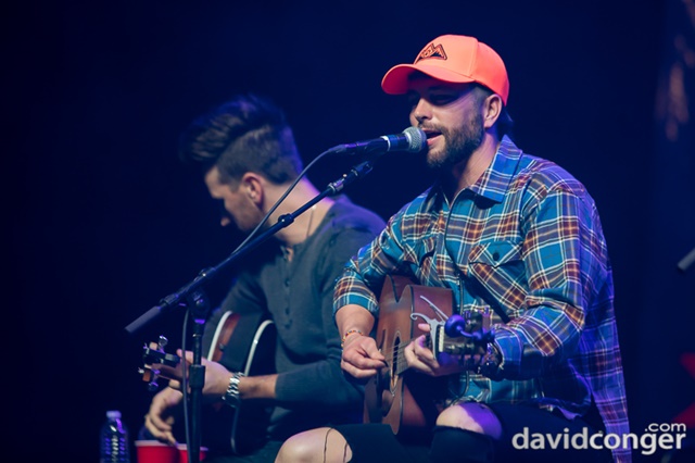 Hometown Holiday with 100.7 The Wolf