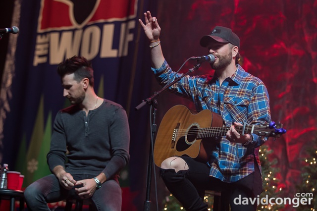 Hometown Holiday with 100.7 The Wolf